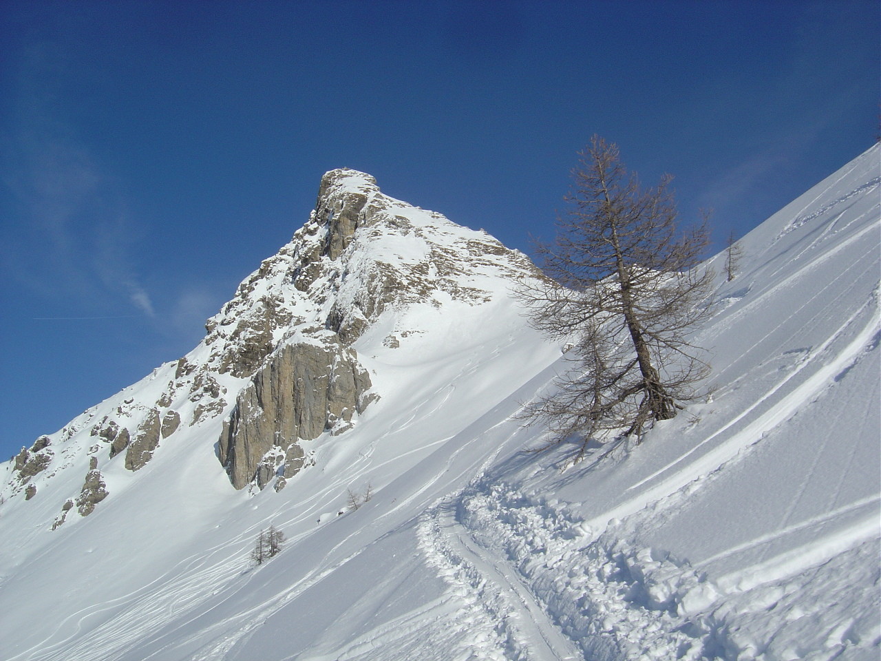 Bonnes traces menant au col des Pauvres