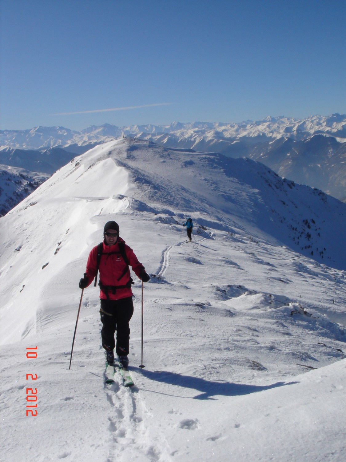 sur l'arête juste sous le sommet