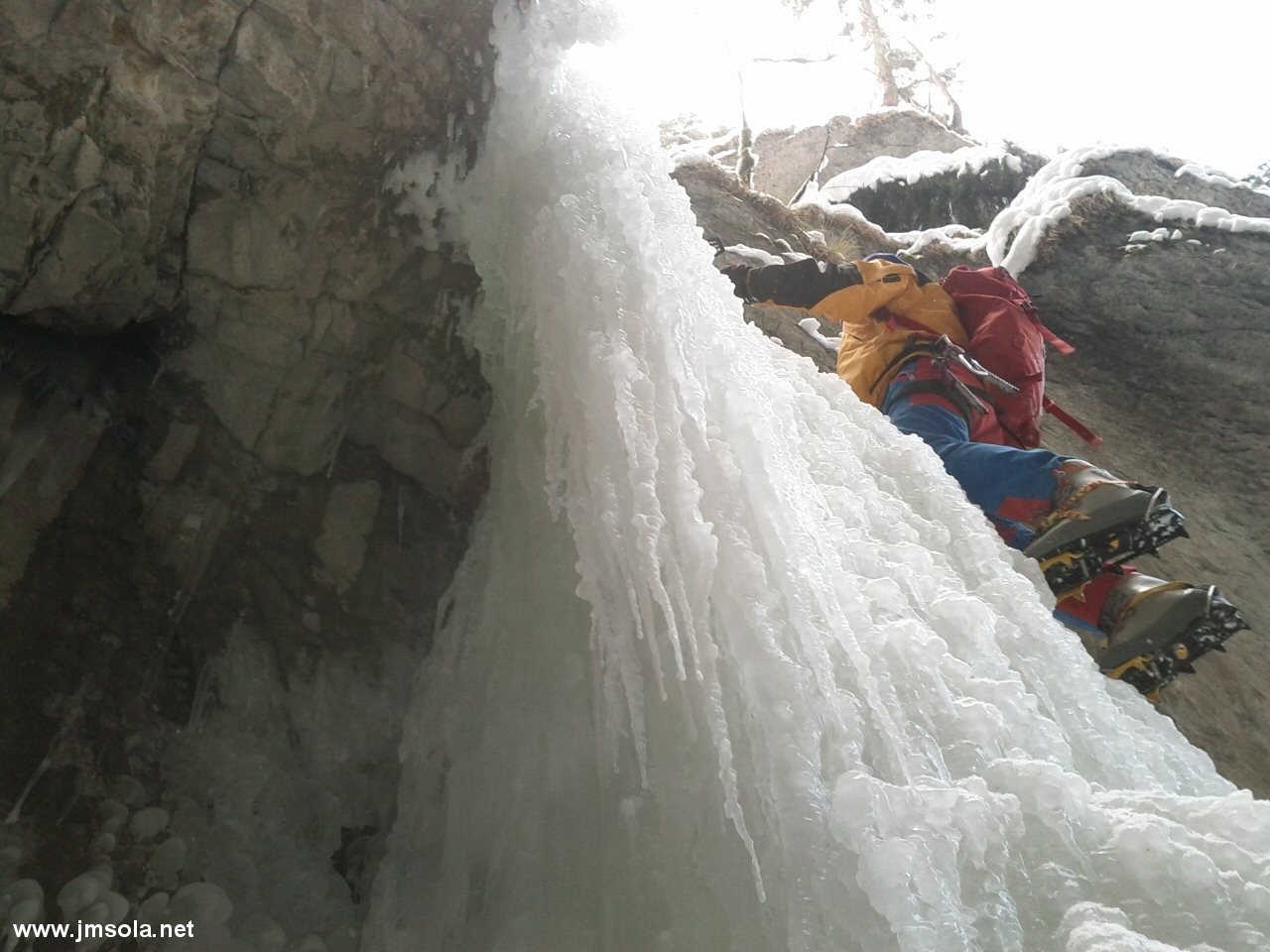 J'ai croisé 2 cordées à la montée. Le reste des photos sont dans le descriptif de la cascade.