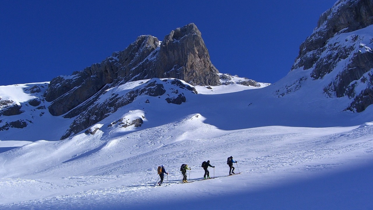 Charvet - Rendez vous avec le soleil sous la petite Miaz