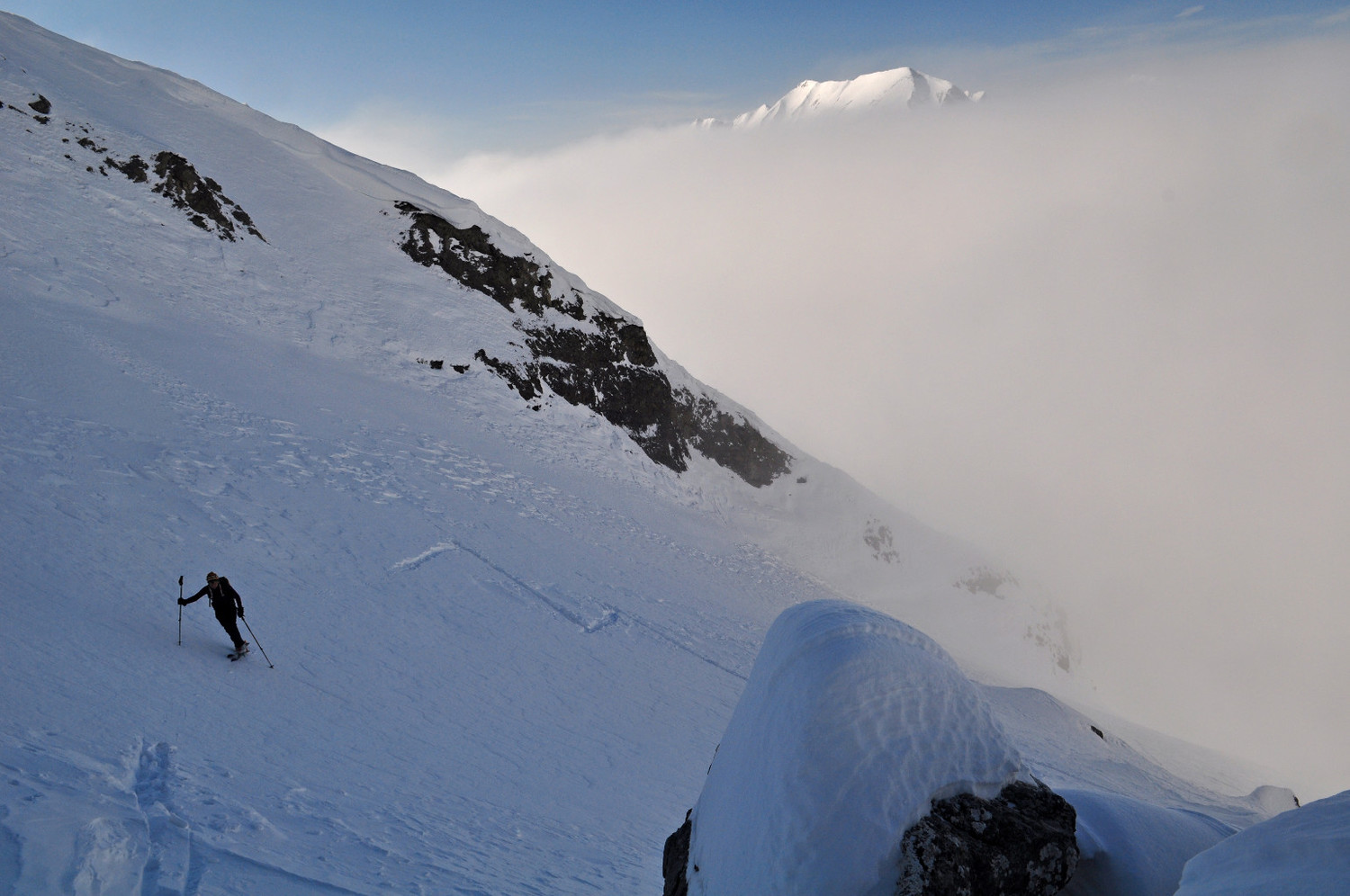 On sort de la brume