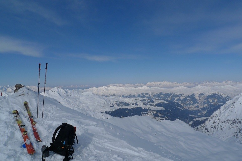 Vetta, uno sguardo verso il Prattigau, con l'Hochwang e il Mattjisch Horn