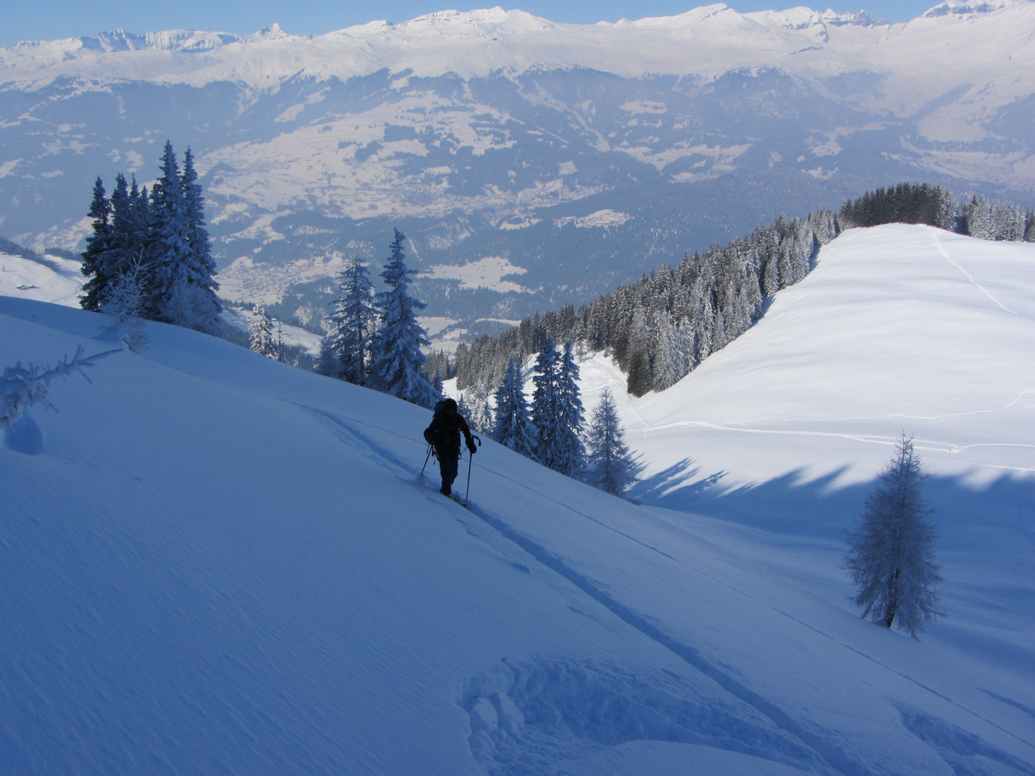 Salendo allo Schluechtli. L'inizio del tratto ripido sopra Bruner Alp.