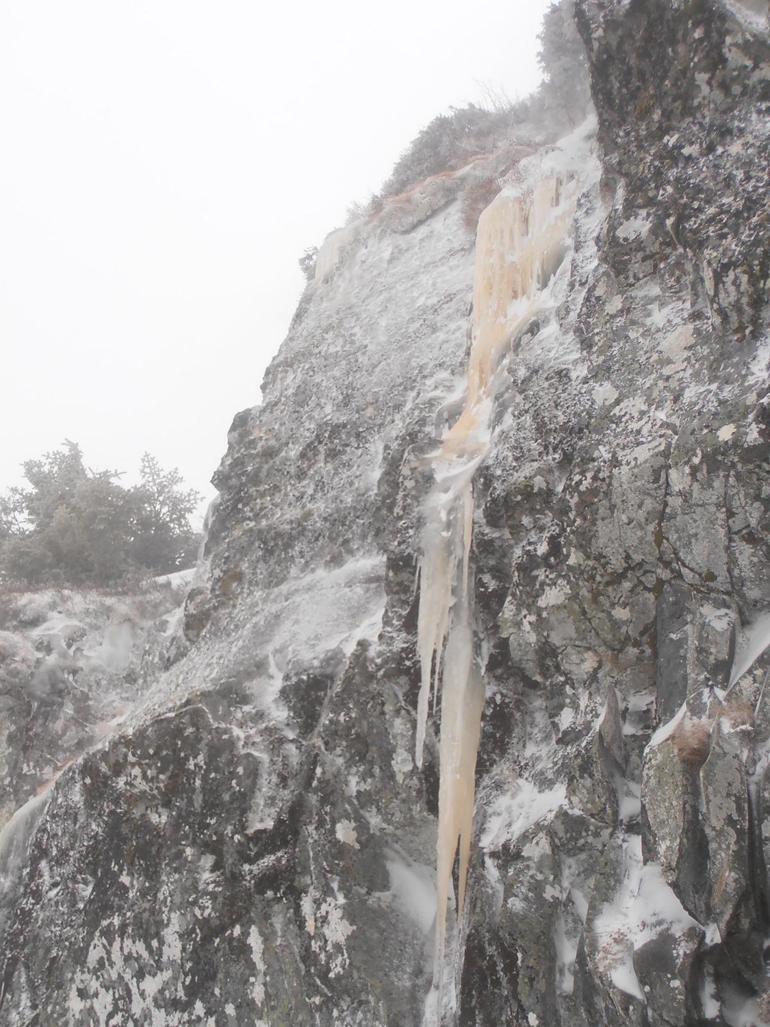 Rochers des Prés- Marty ( Dry tooling )