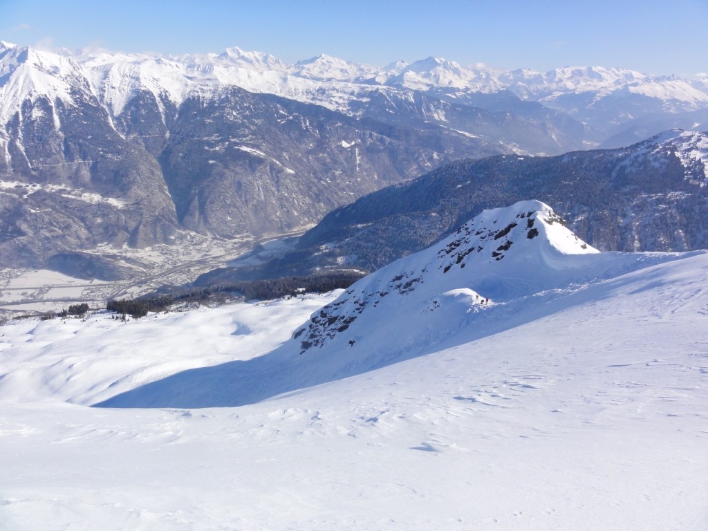 Descente Est Nord Est de la Dent du Corbeau: déclivité maximale 40°/45° sur 100m