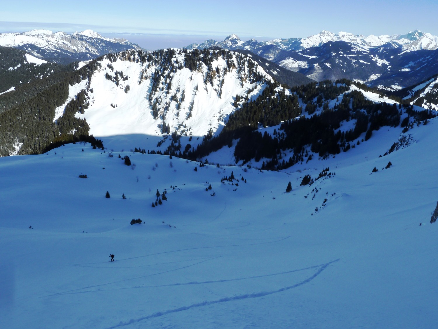 ça monte bien jusque sous le goulet d'attaque...