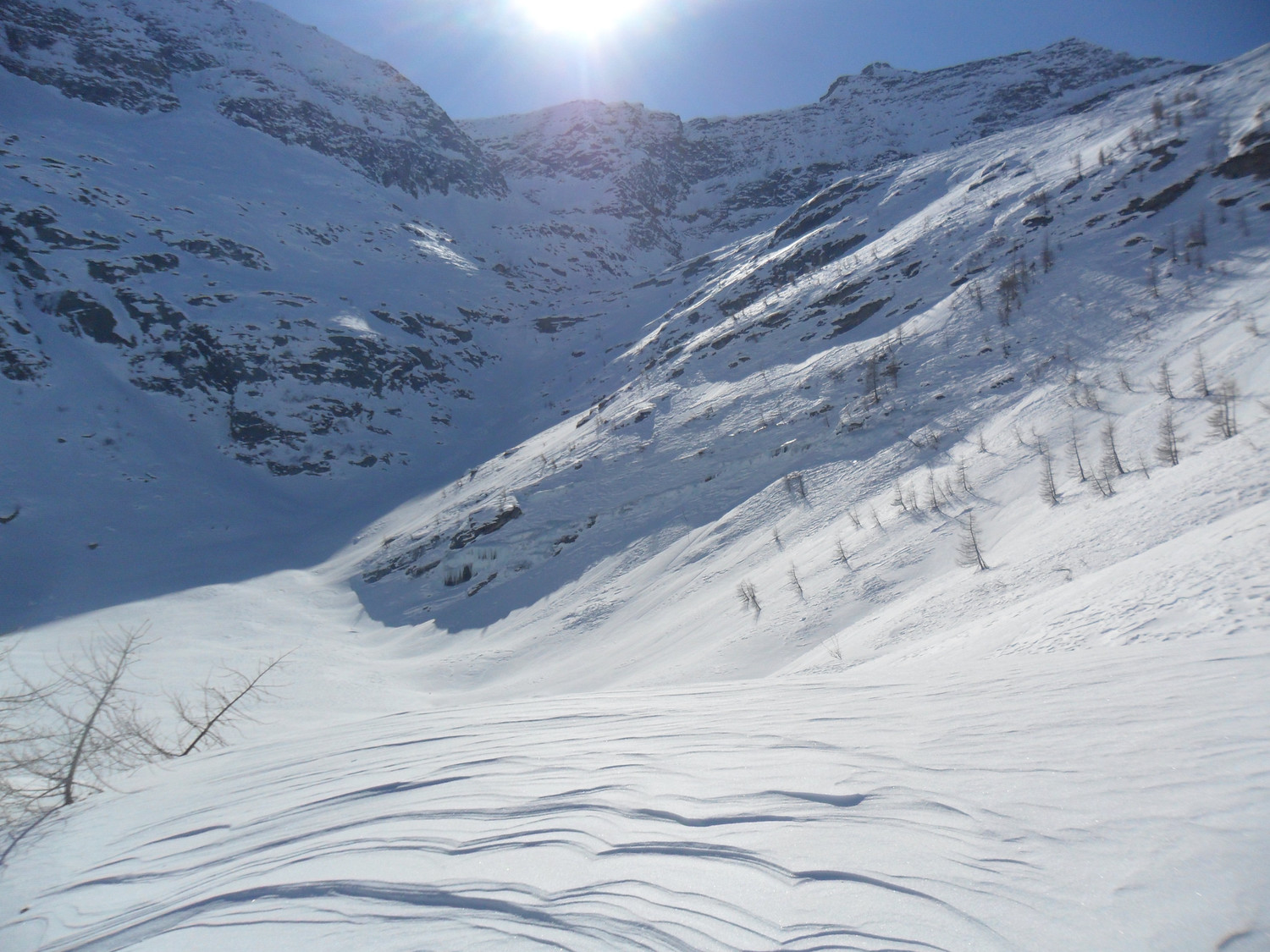entrando nell'anfiteatro con in basso a sx il lago Cramec