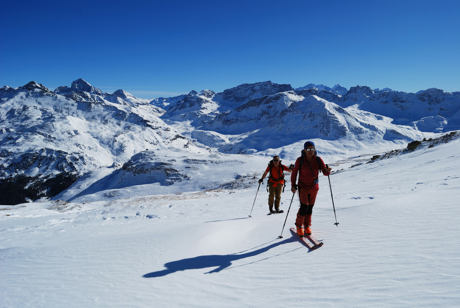 Salita al Piz Scalotta, con vista verso il Passo dello Julier