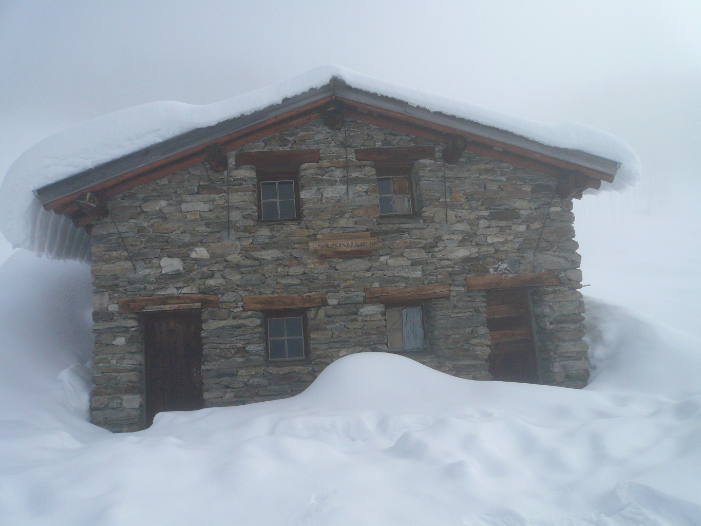 Abri de l'Aup Bernard (alt 1585 m)