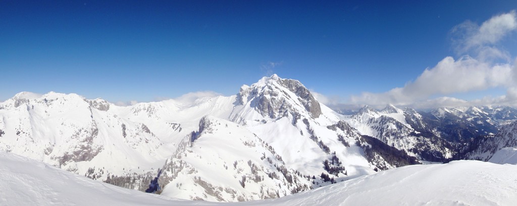Cornettes de Bise vues de la Pointe de Lachau