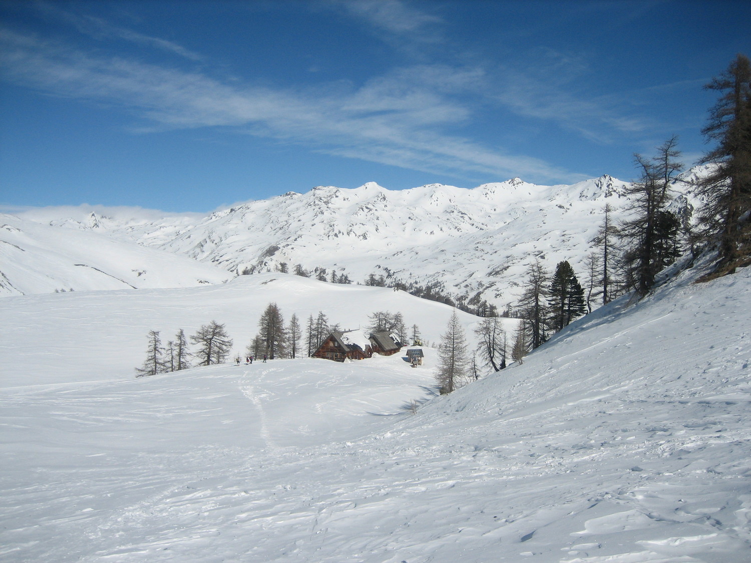 Refuge du Chardonnet et fond de vallée de Névache