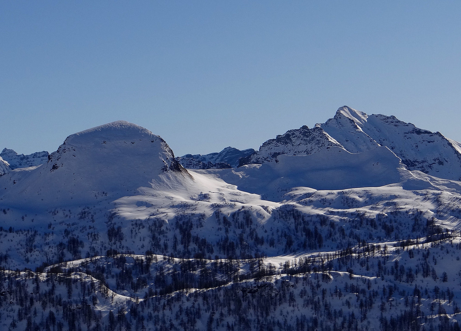Monte del Sangiatto et Corona Troggi à droite au 1er plan
