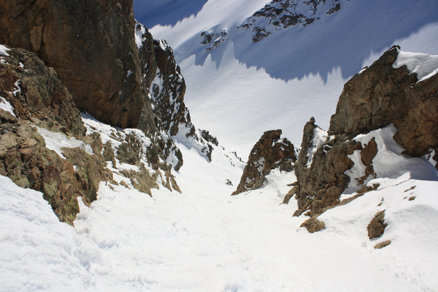 En montant dans le tiers inférieur du couloir diagonal