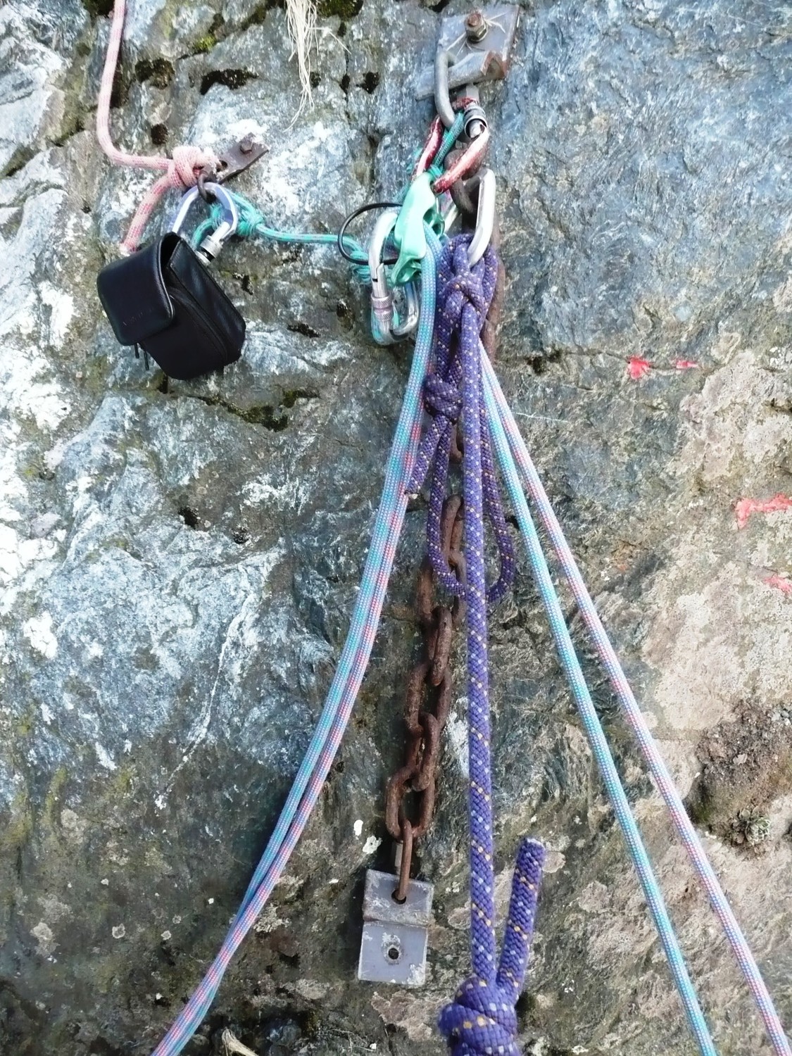14 Relais R4 un peu abimé