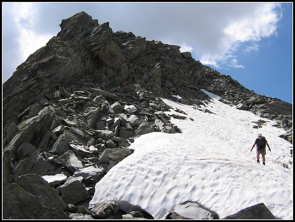 accès à l'arête des dents rouges