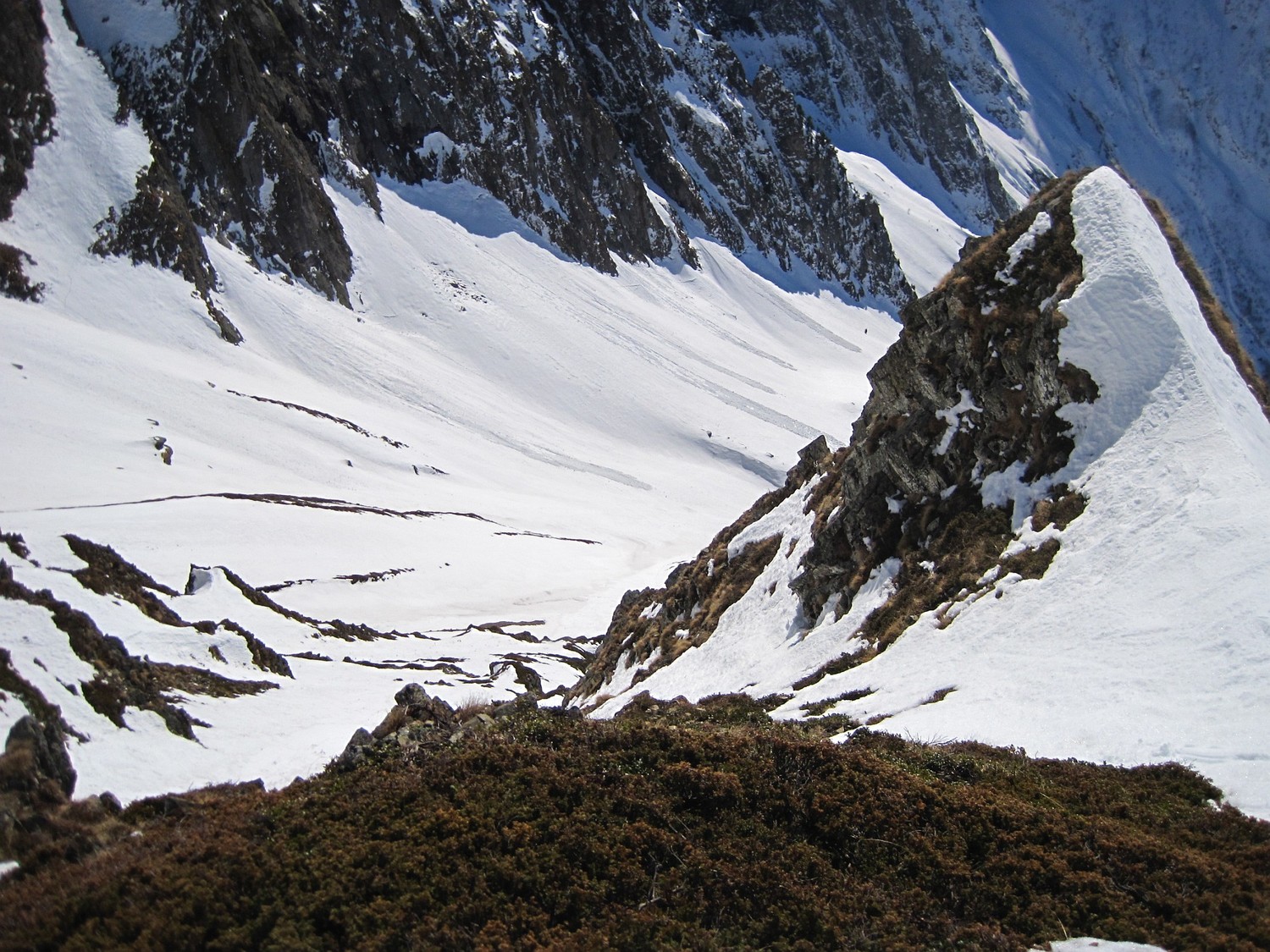 Descente, çà passe à gauche de l'éperon caractéristique