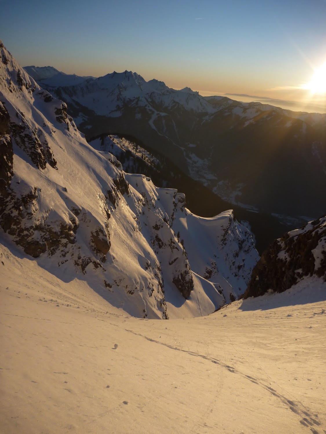 Départ de la descente de l'arête nord facile.JPG