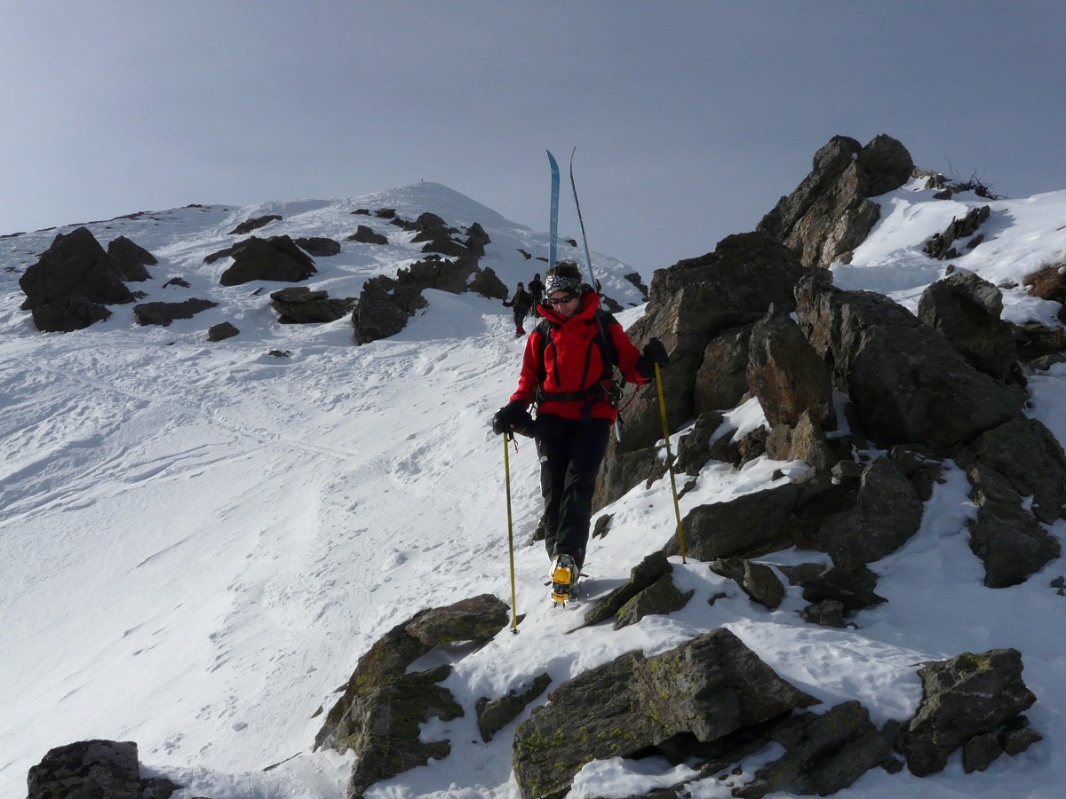 Sur l'arête.