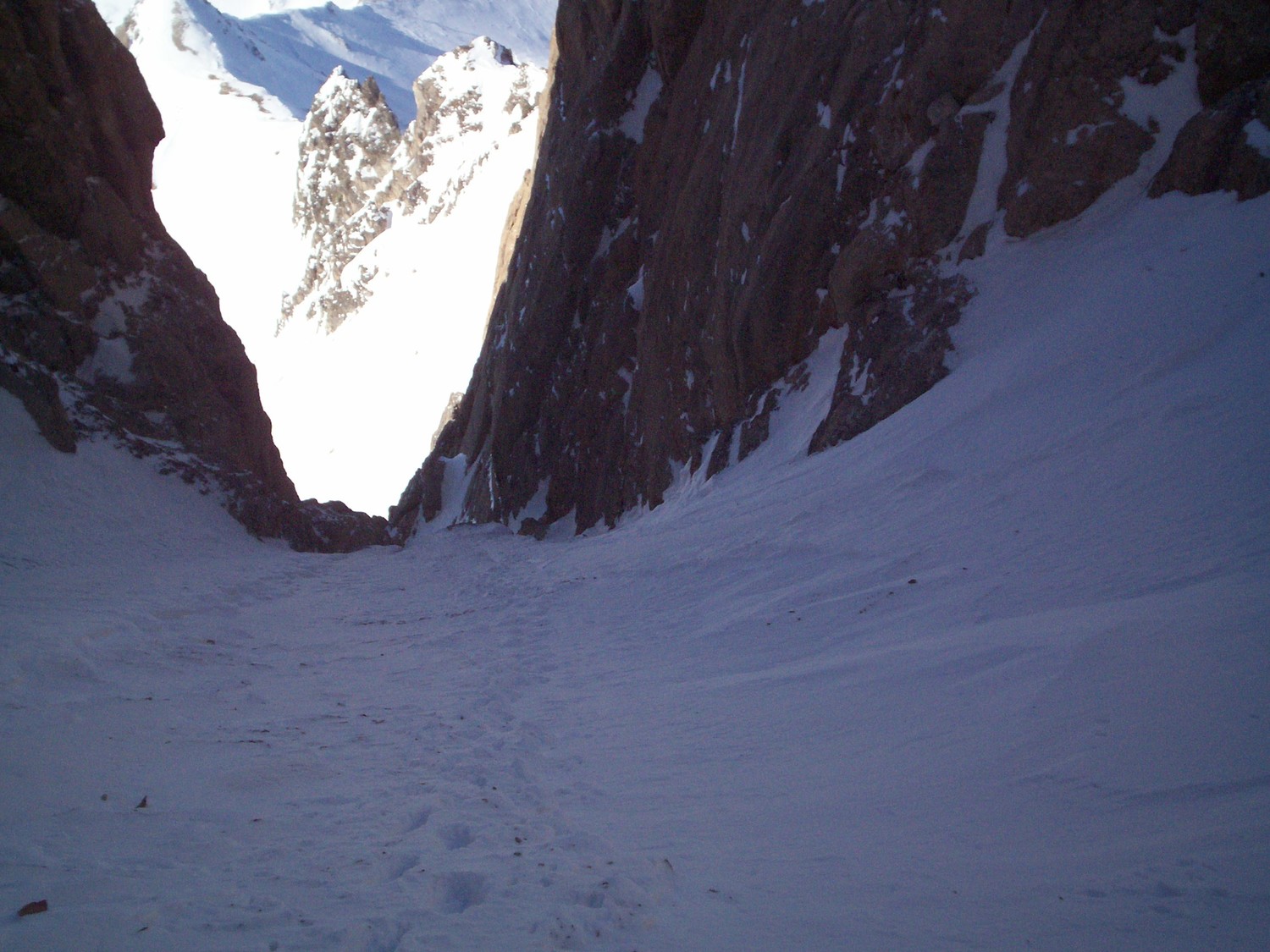 Dans le couloir.