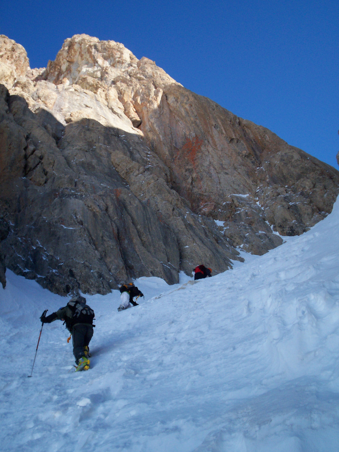 Dans le couloir.