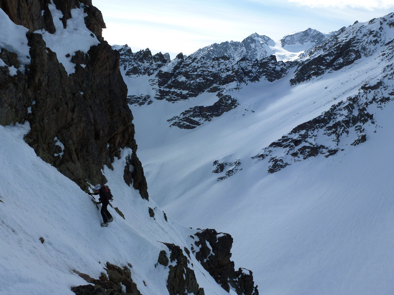 Traversée pour rejoindre le couloir principal.