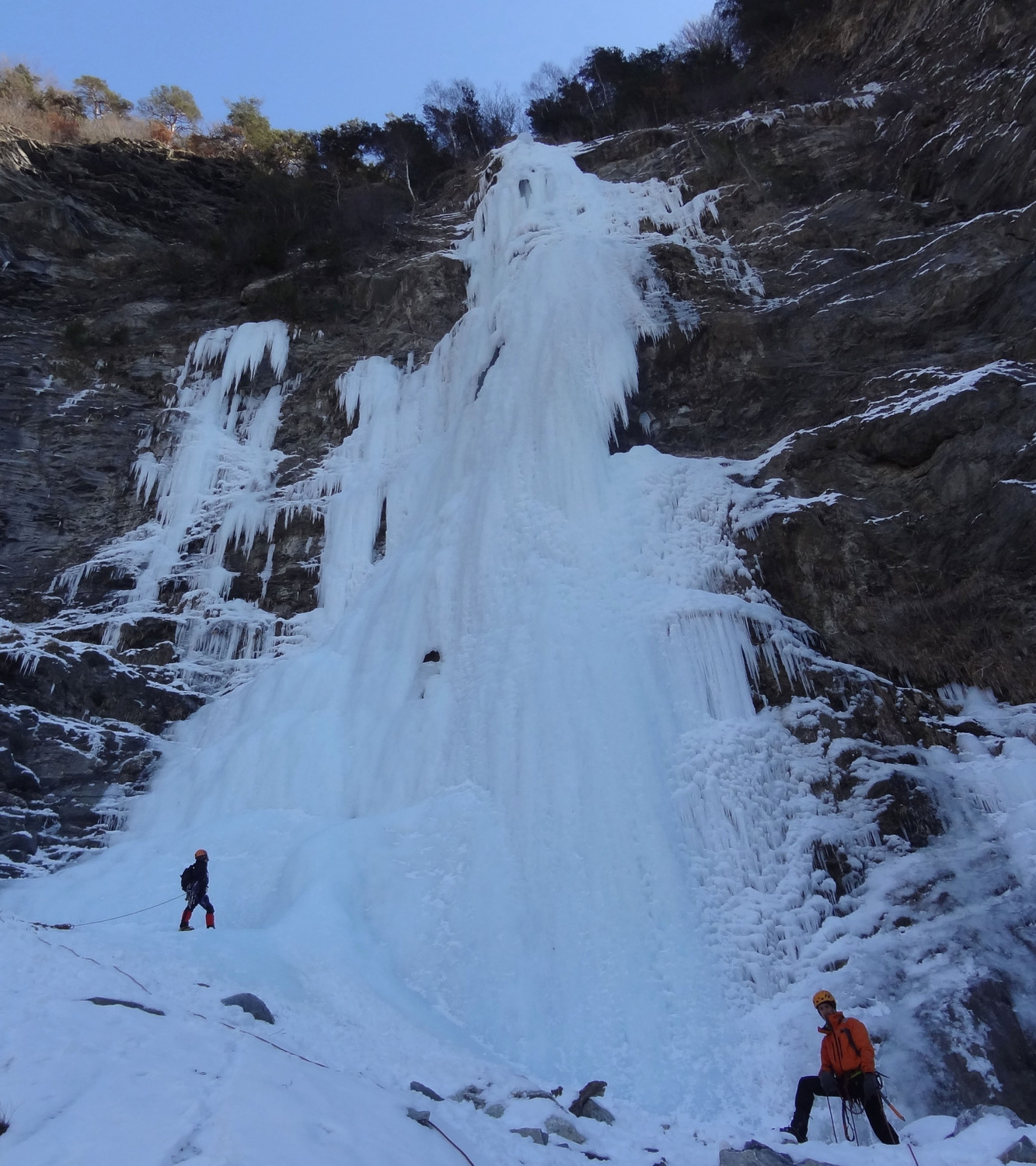 Cascade Hermillon : Au pied de la 2ème partie de la cascade