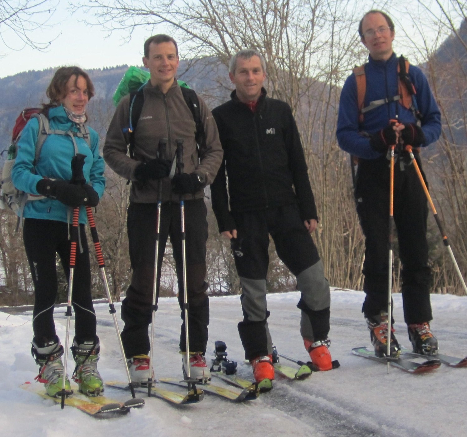 On pose les vélos et on chausse les skis
