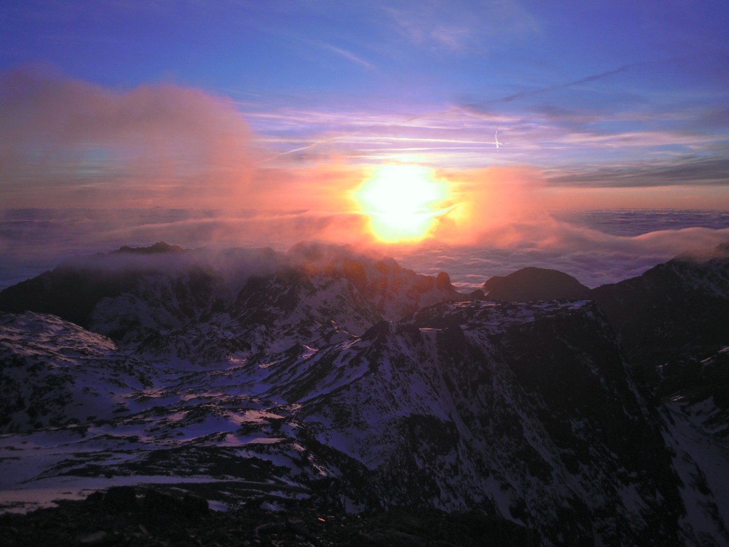 Coucher de soleil depuis le sommet de la croix de Belledonne