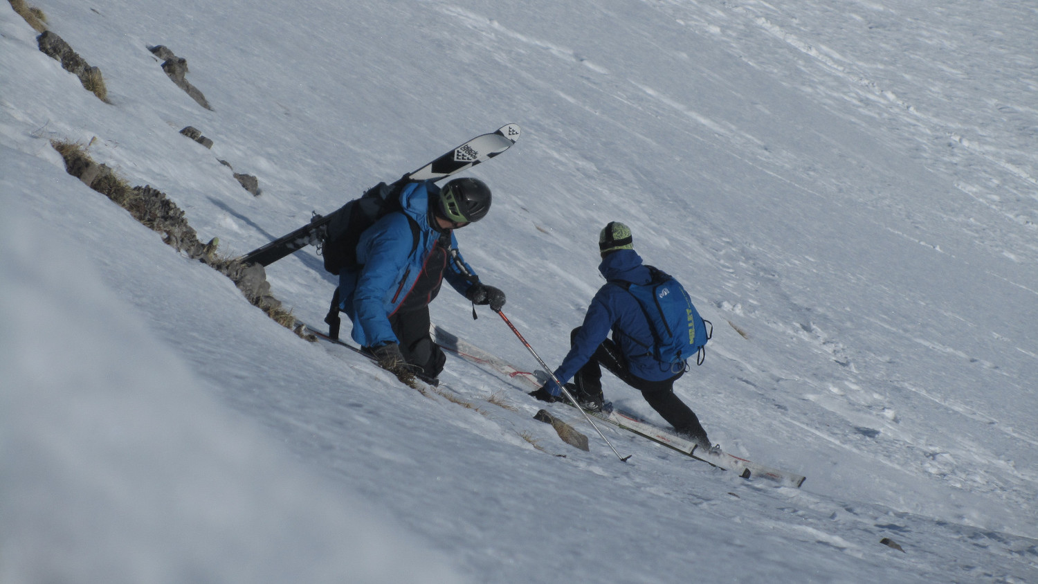 Un qui descend la face NE, l'autre qui remonte