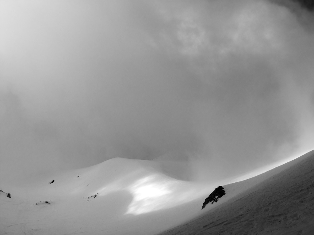 Ombre et lumière sous le col du Loup