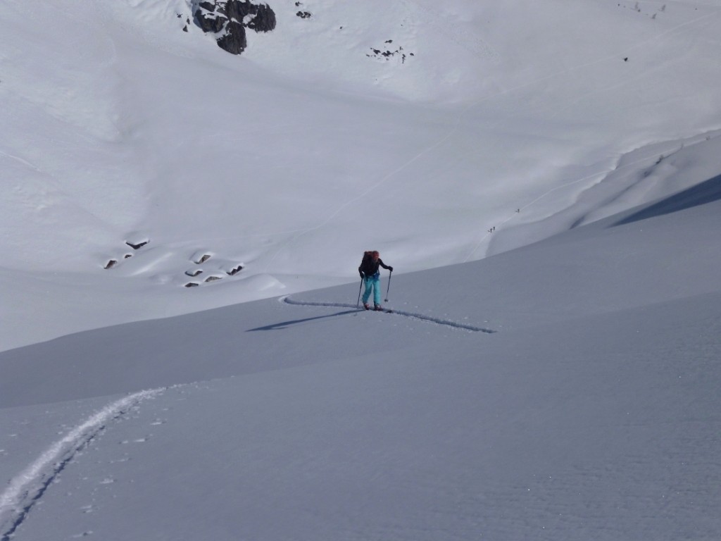Sylvie monte au-dessus d'Emaney