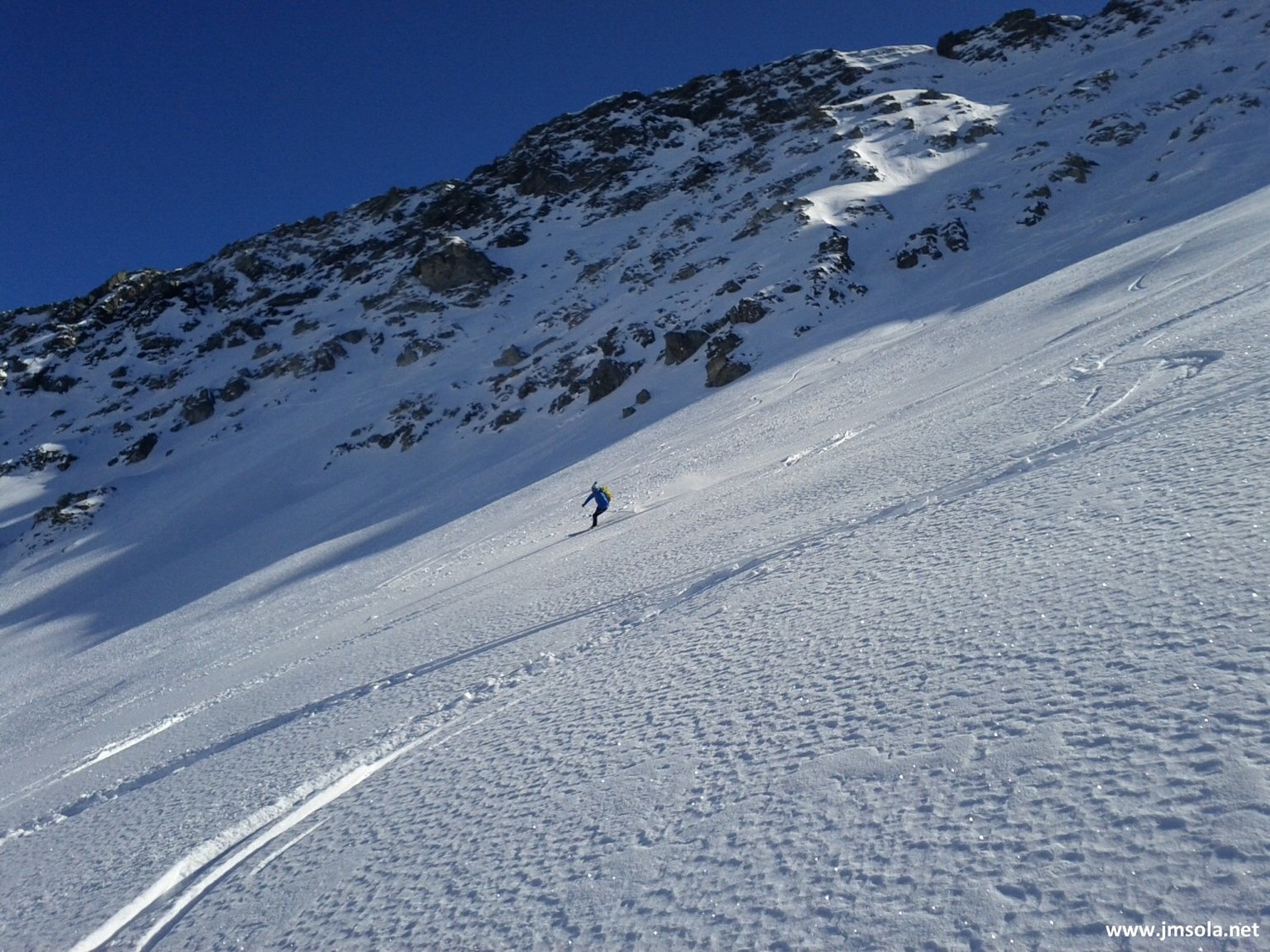 Belles conditions dans la face vers 2600m