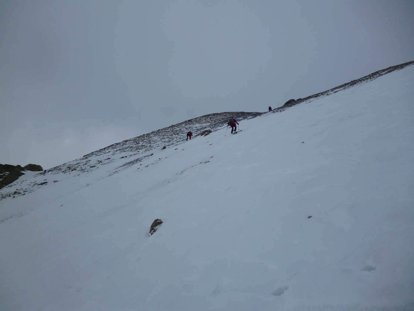 Prime curve scendendo dal colle del Piz Minschun