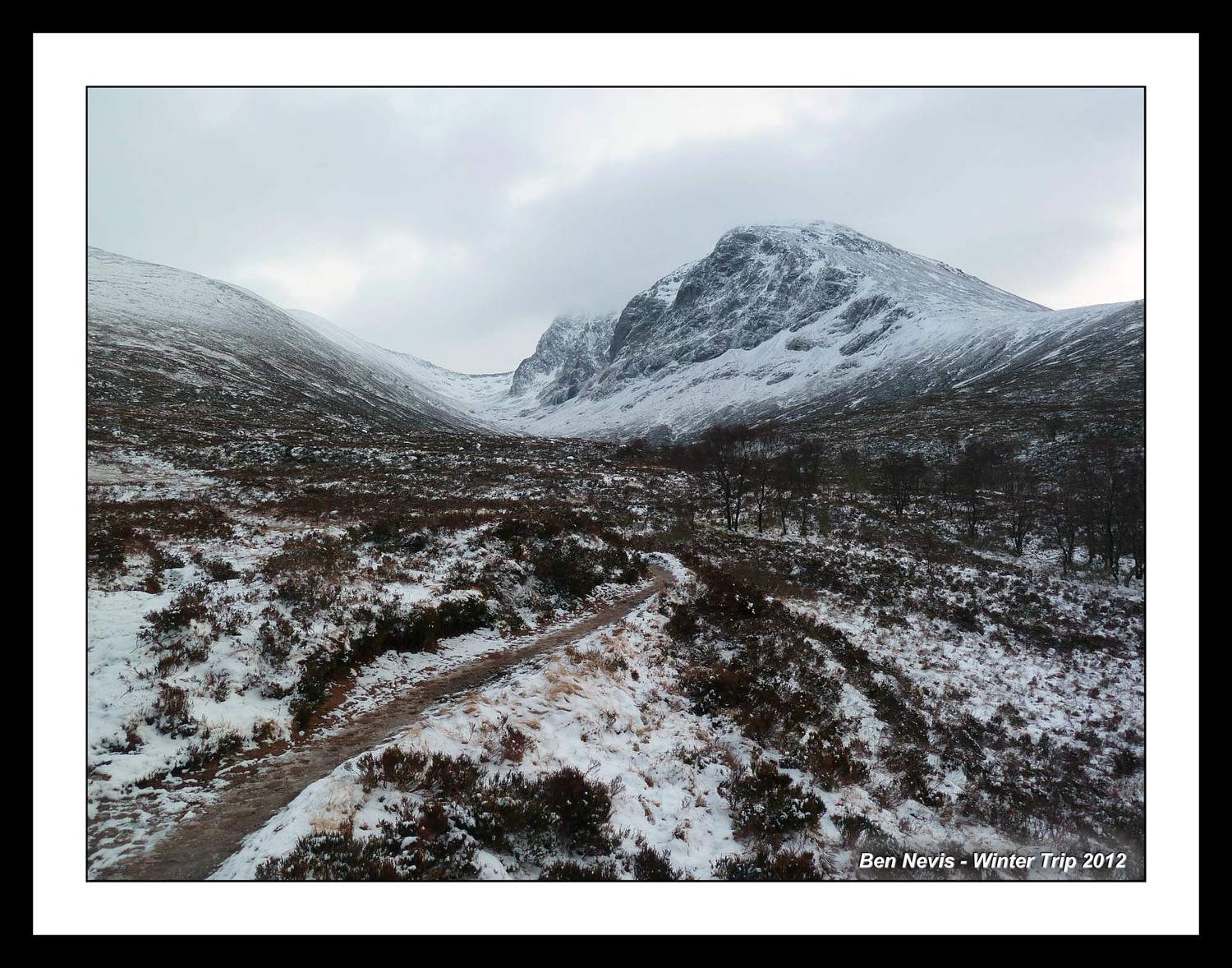 Massif du Ben Nevis vue du chemin d'accès nord