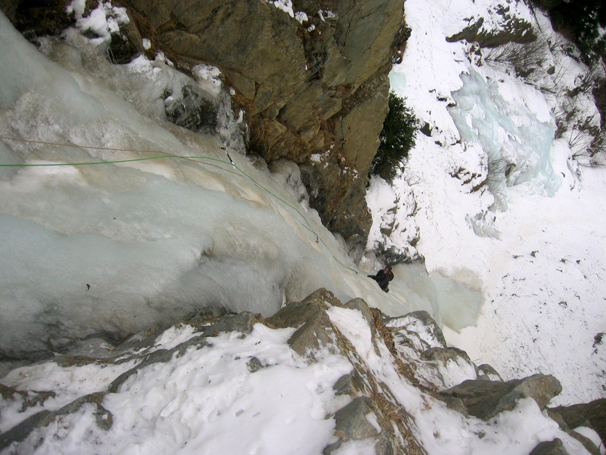 Première longueur de la cascade de gauche du premier ressaut