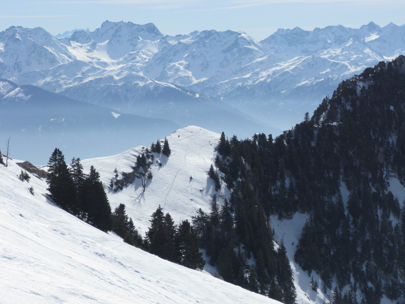 Chalet de Rossane: Col de la Cochette et Début de la Bade; Belledonne en arrière plan.