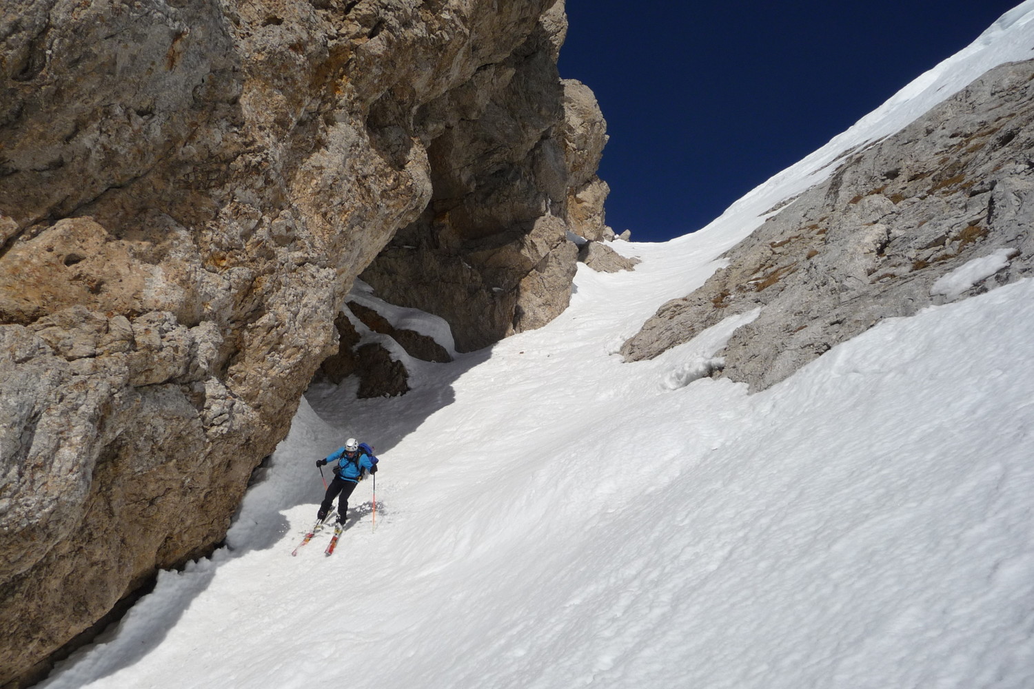 Sous la grotte