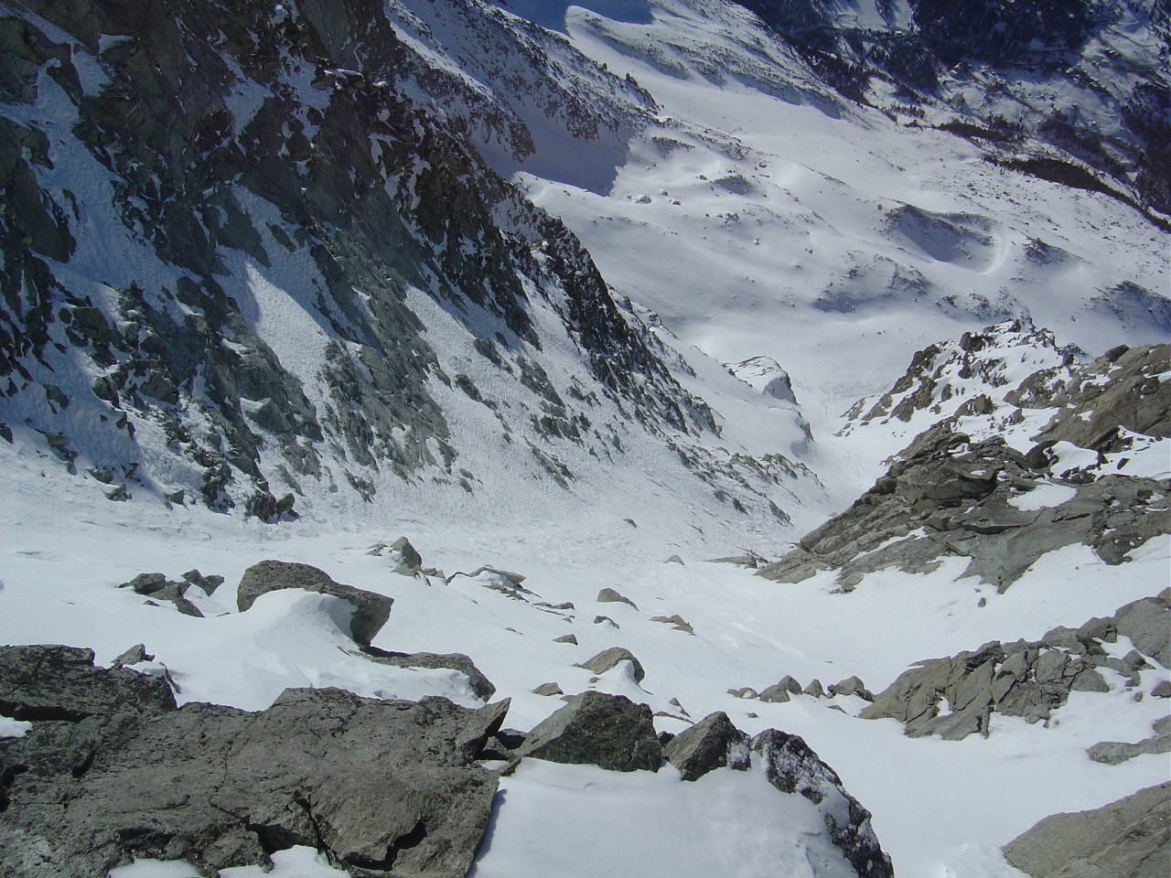 Haut du 2e couloir. Se skie très bien malgré les apparences!
