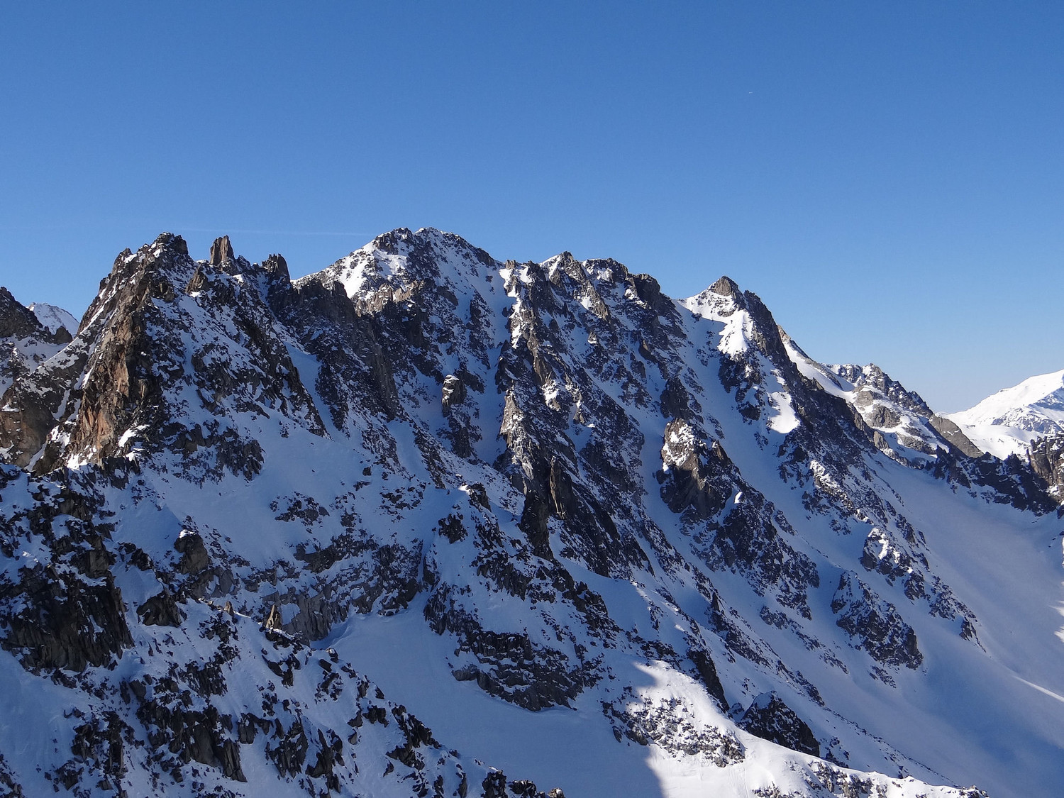 L'enfilade des aiguilles d'Arpette jusqu'à la petit pointe d'Orny