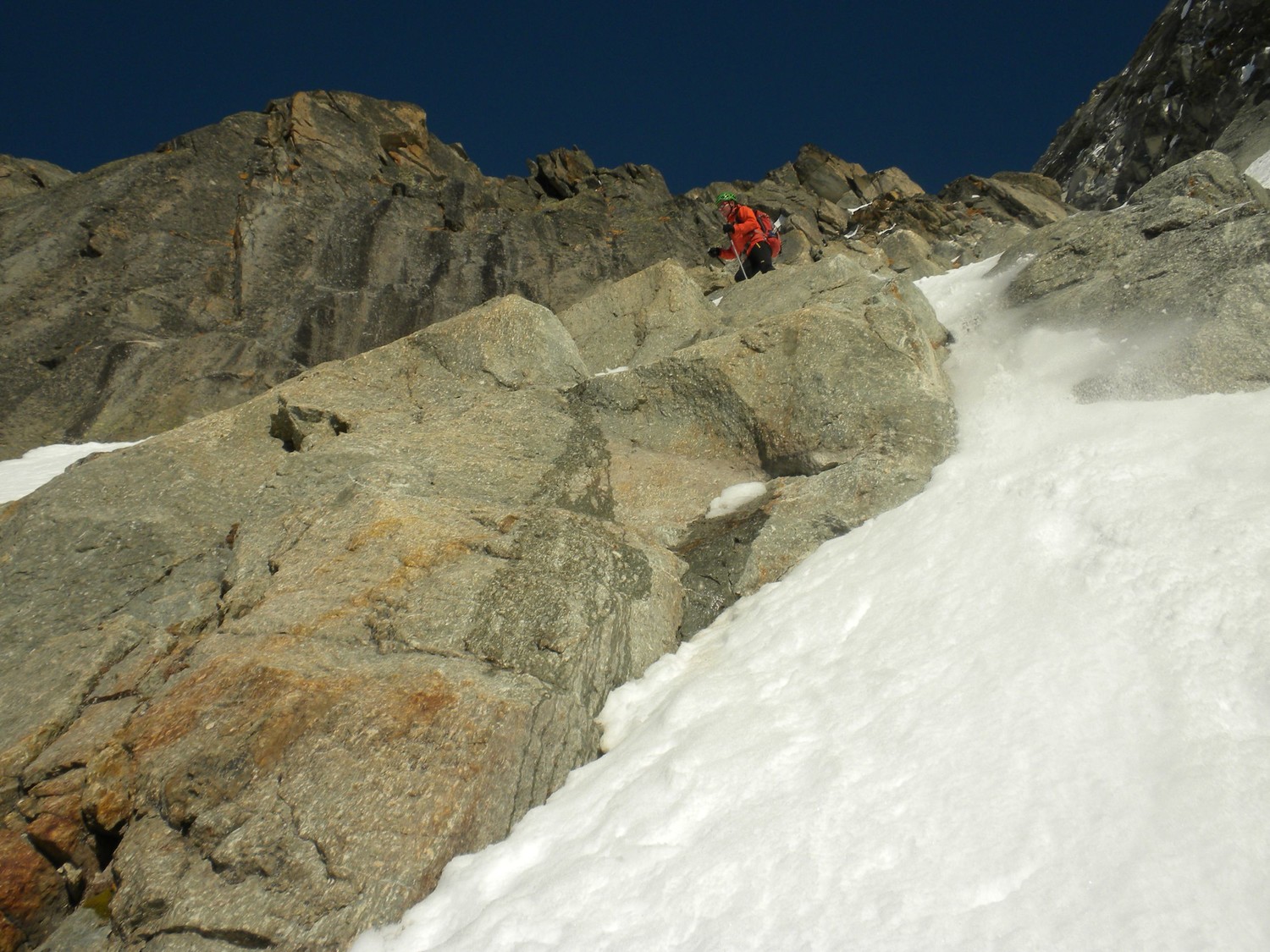 Vinve fait une petite variante pour éviter un passage trop étroit pour des skis