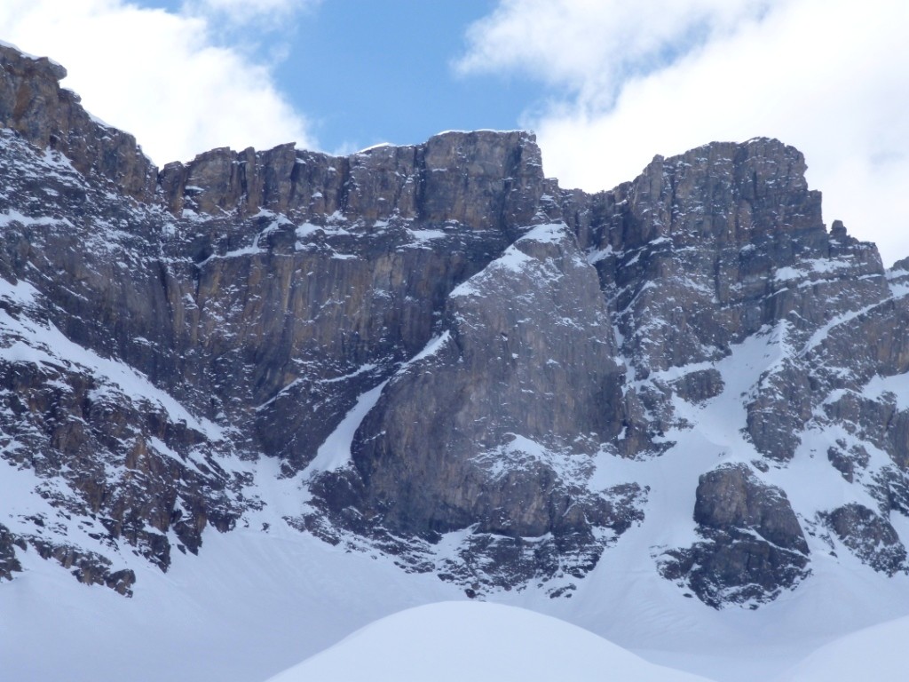 Partie inférieure du couloir bien visible à gauche