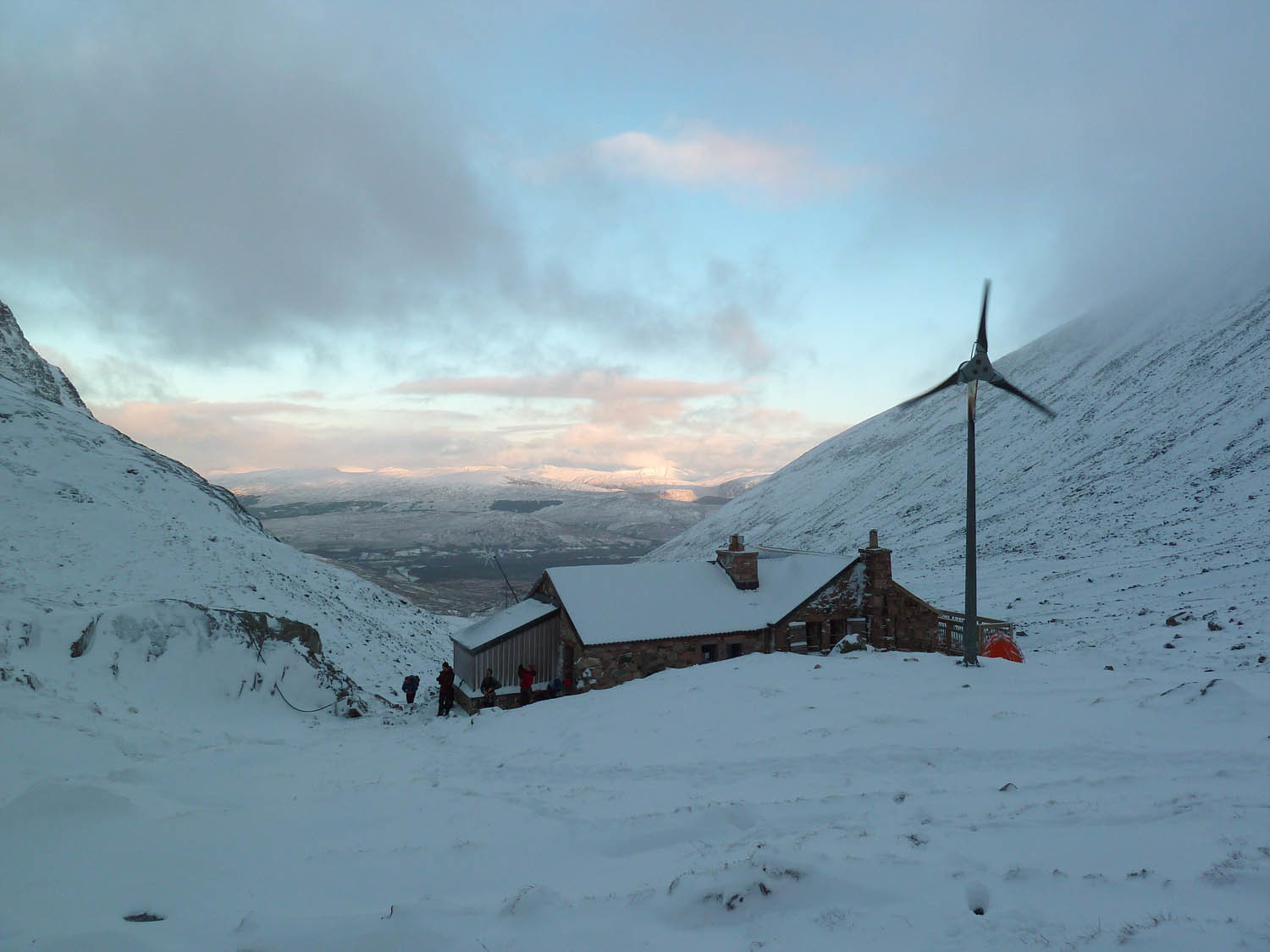 Le CICI Hut sous son vrai manteau d'hiver