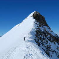 Il tratto a piedi della cresta E del Piz Tasna 3179m
