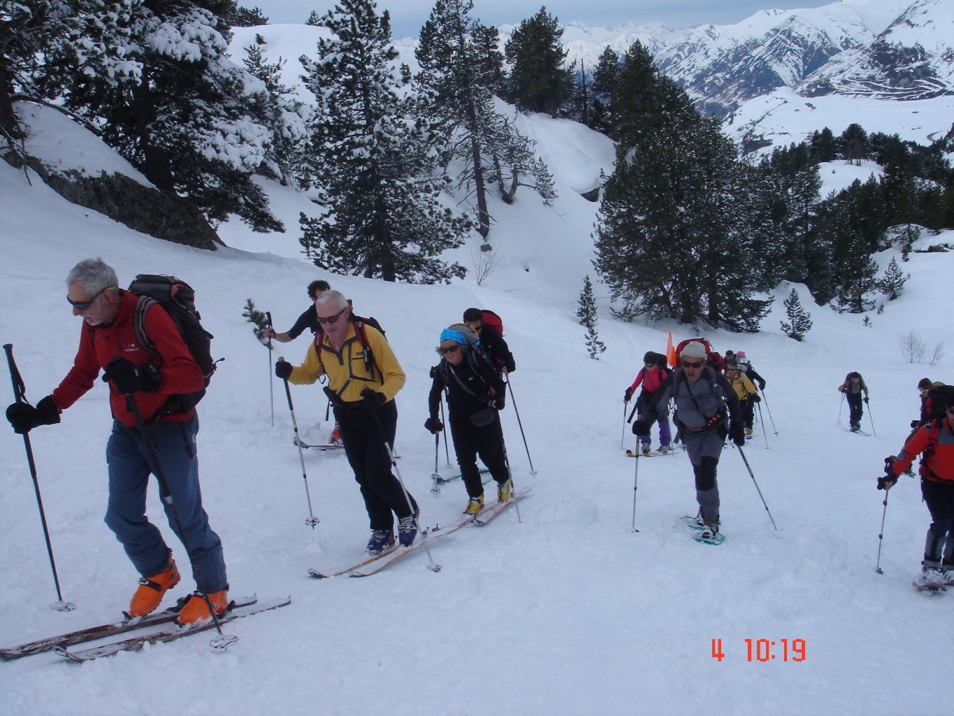 La troupe en plein effort.
