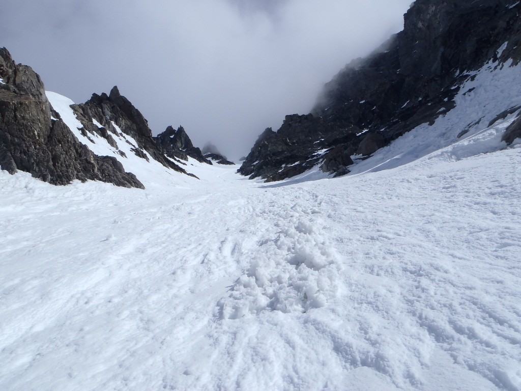 Dans le couloir central (Vue vers le haut)