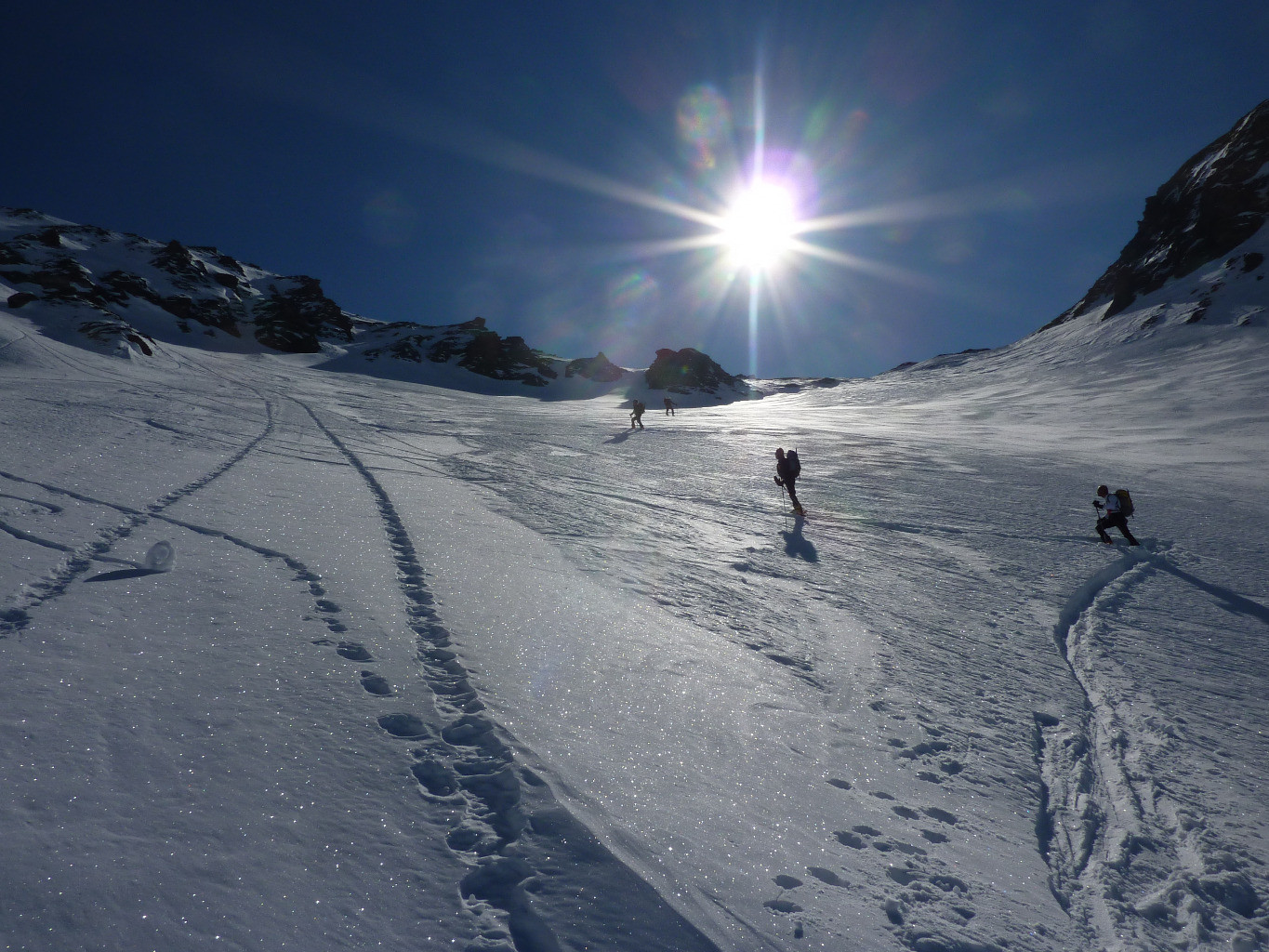 Salendo al Piz Curver. L'inizio dei ripidi pendii del tratto chiave