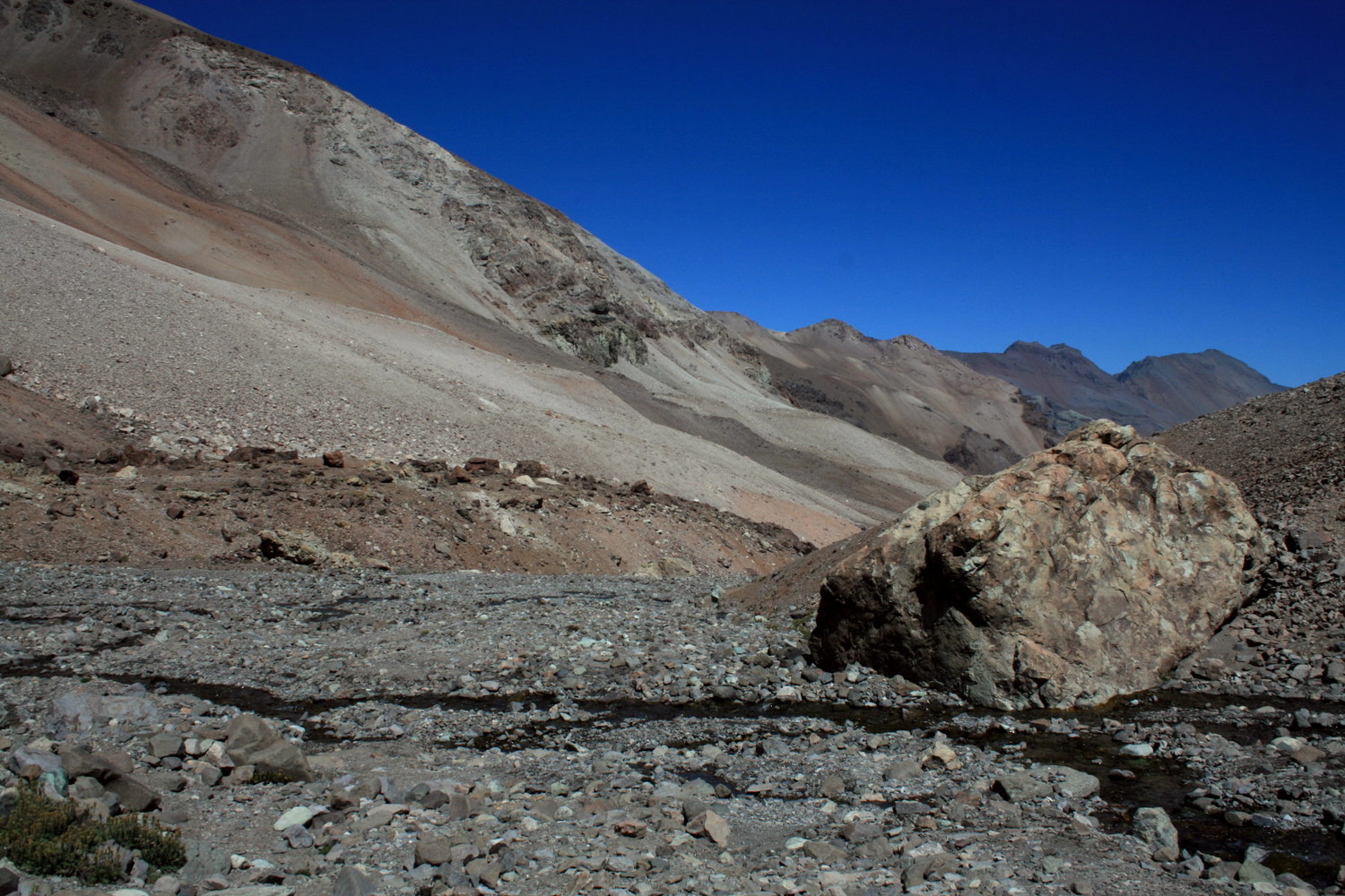 la vallee au dessous de Piedra Numerada
