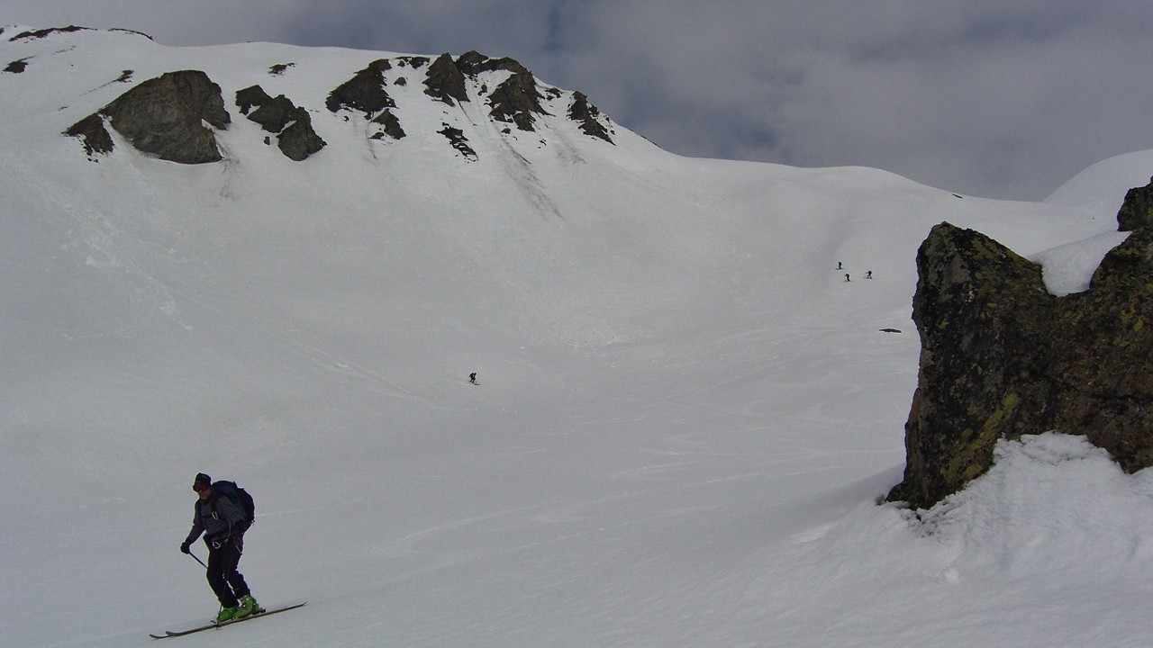 Silvretta-J4-descente versant suisse de la Fuorcla d'Urezzas. Couvert mais moquette