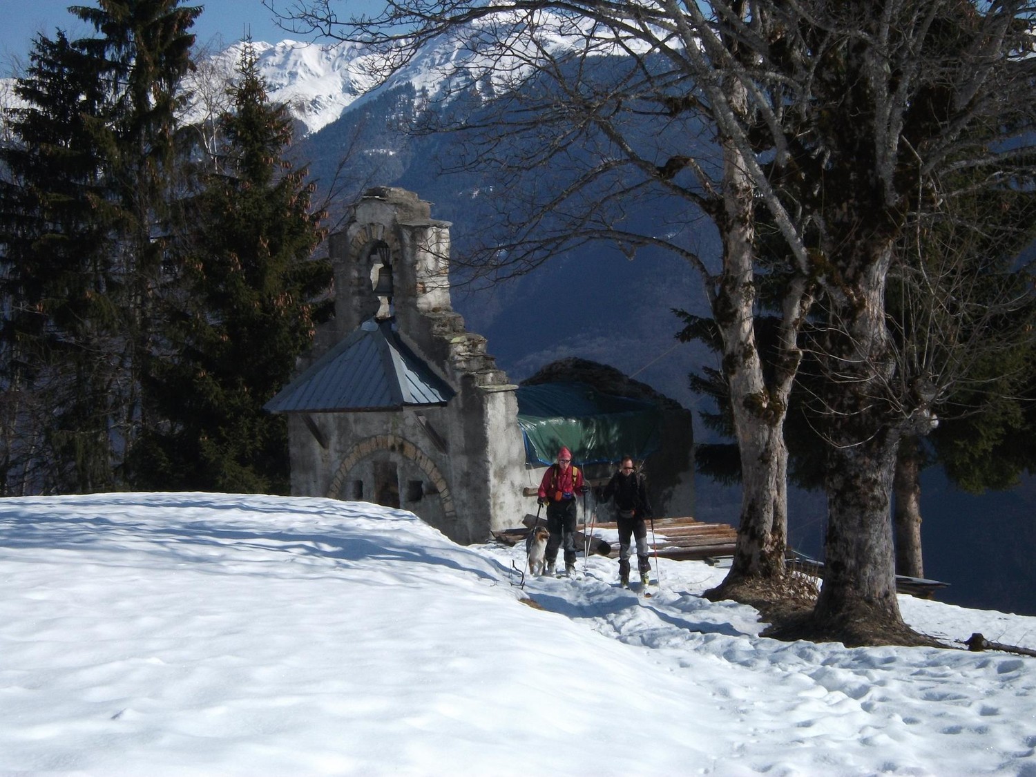 La chapelle de Monslacon a perdu son toît !