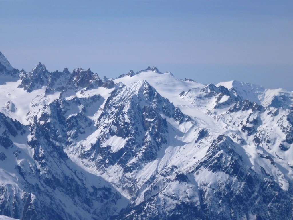 Le Portalet vu du Petit Combin. Le couloir E est à l'ombre